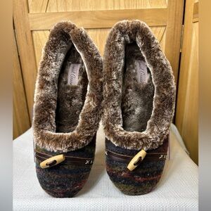 Faux Fur Lined Slippers with Toggle